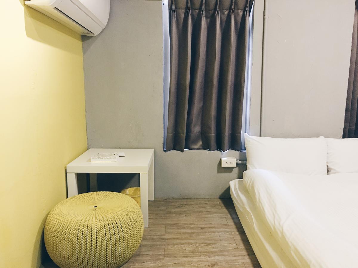 Here X There Hostel Taipei Main Station Bagian luar foto
