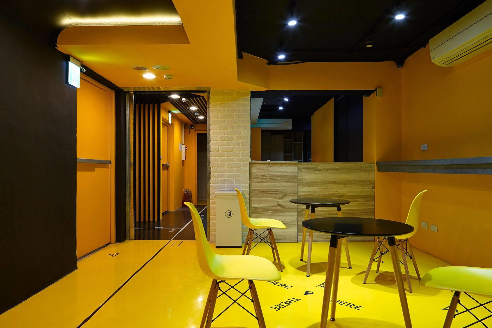 Here X There Hostel Taipei Main Station Bagian luar foto