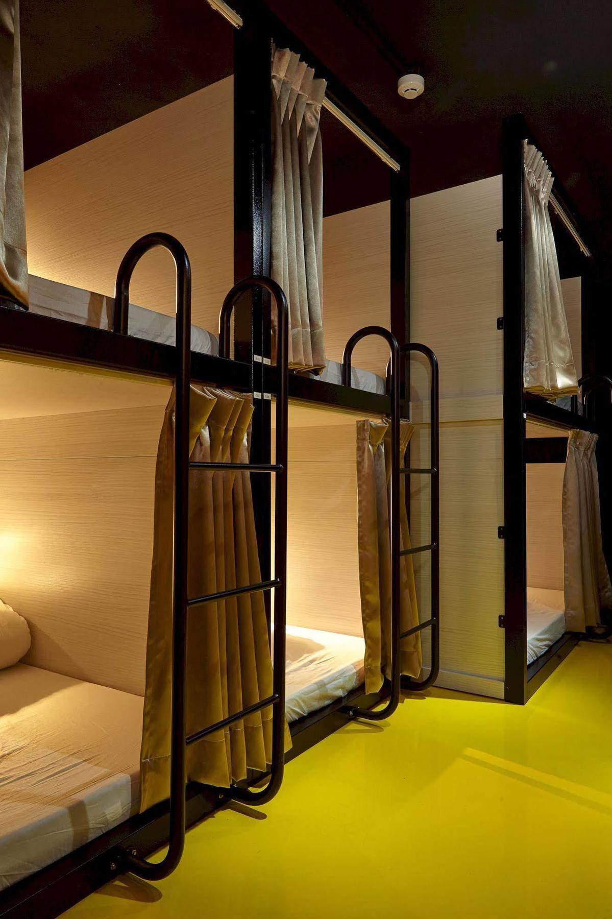 Here X There Hostel Taipei Main Station Bagian luar foto