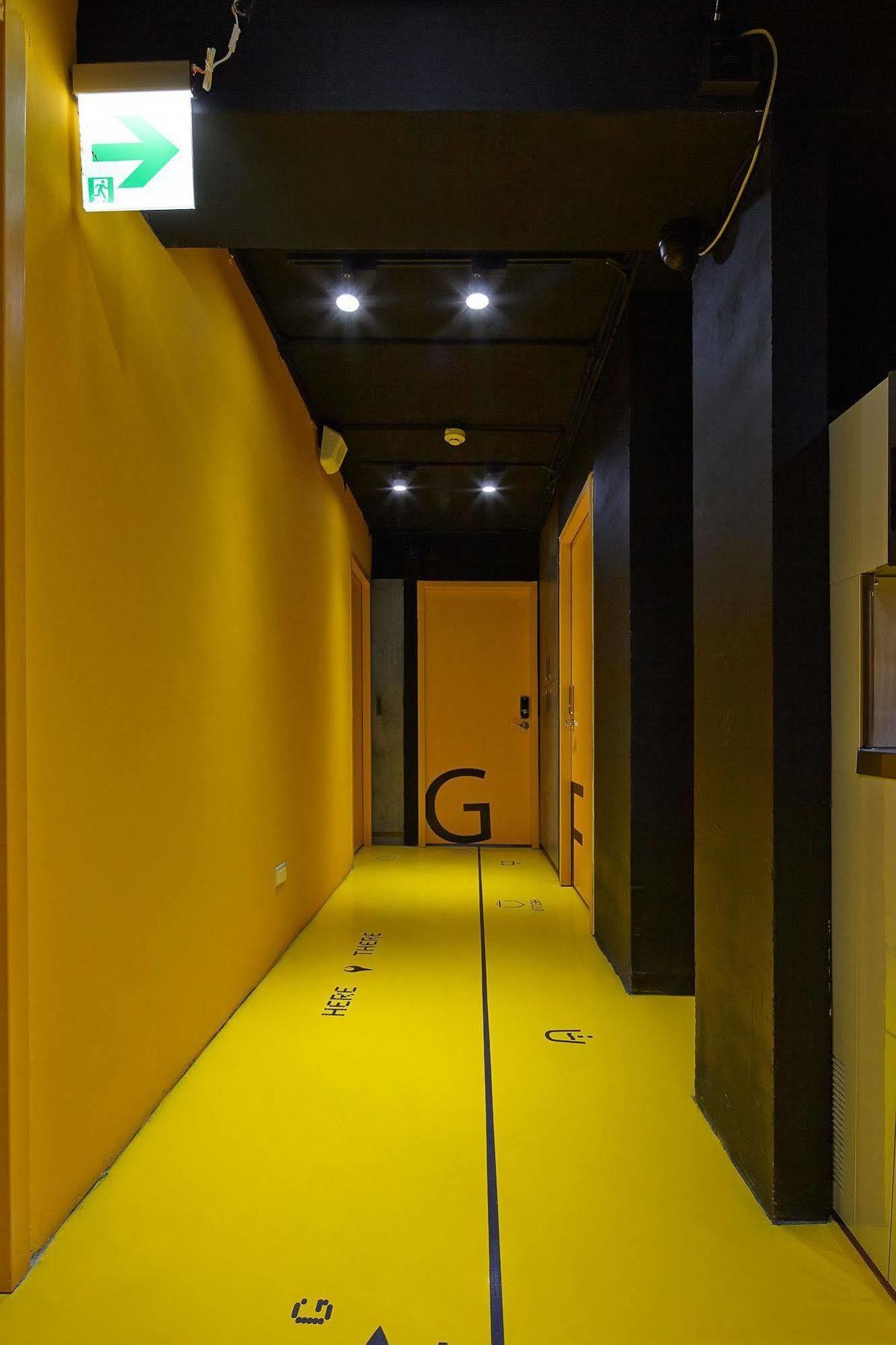 Here X There Hostel Taipei Main Station Bagian luar foto